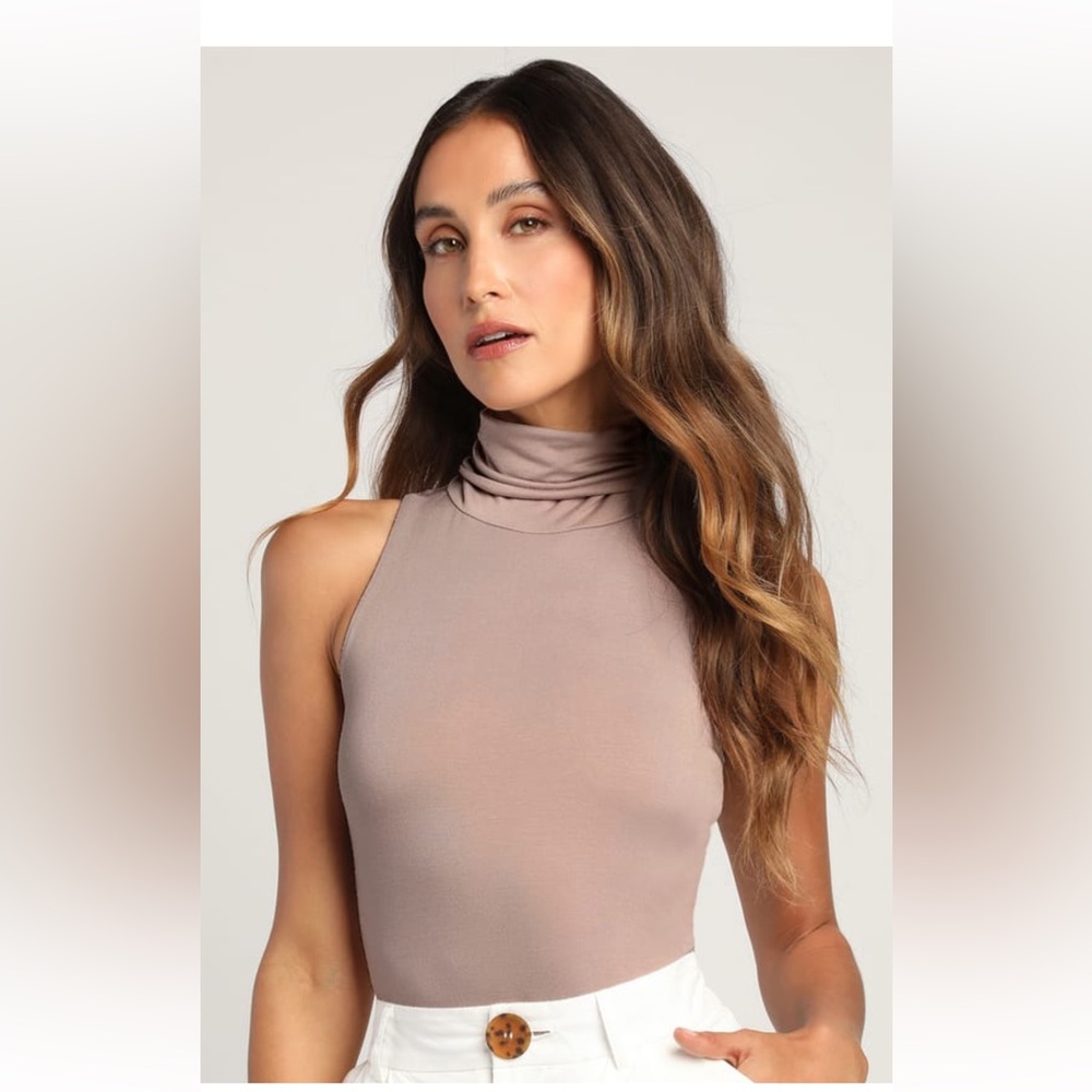 Lulus Taupe Sleeveless Turtleneck Top || Medium || NWOT